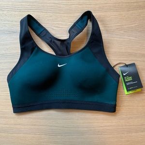 Nike Motion Adapt Bra